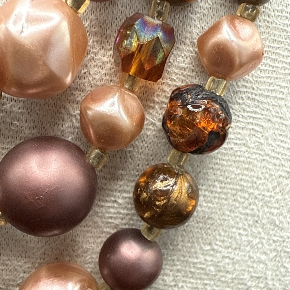 Vintage Japan Triple Strand Faux Pearl Necklace Peach Brown Orange 17-19 inches - Picture 3 of 10